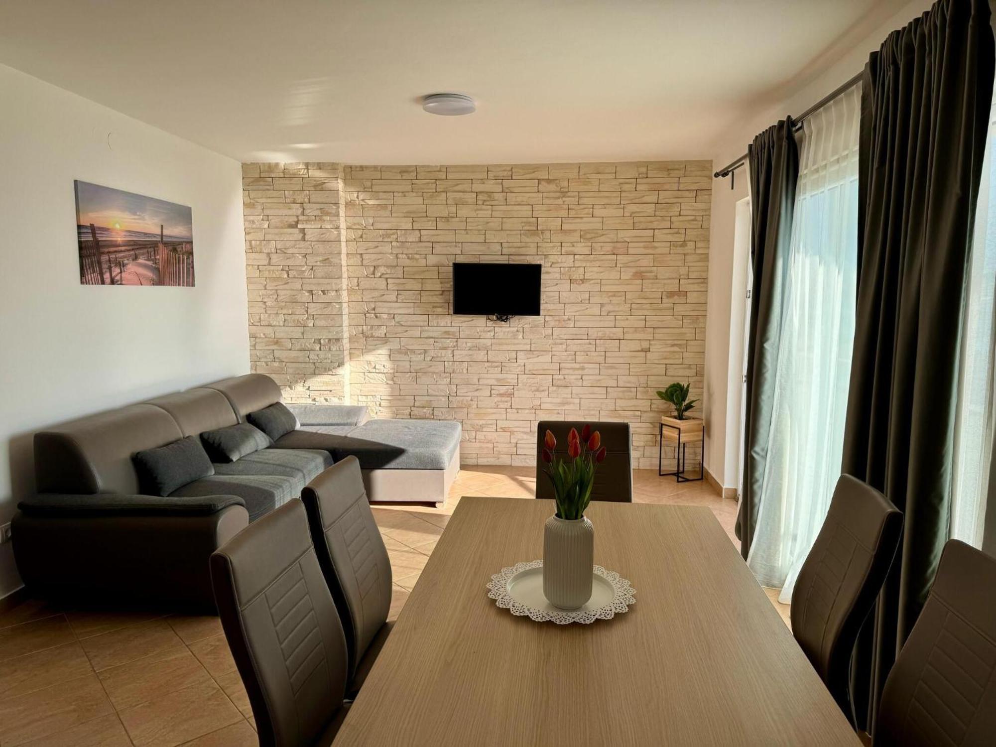 Apartments Franko Povljana Chambre photo