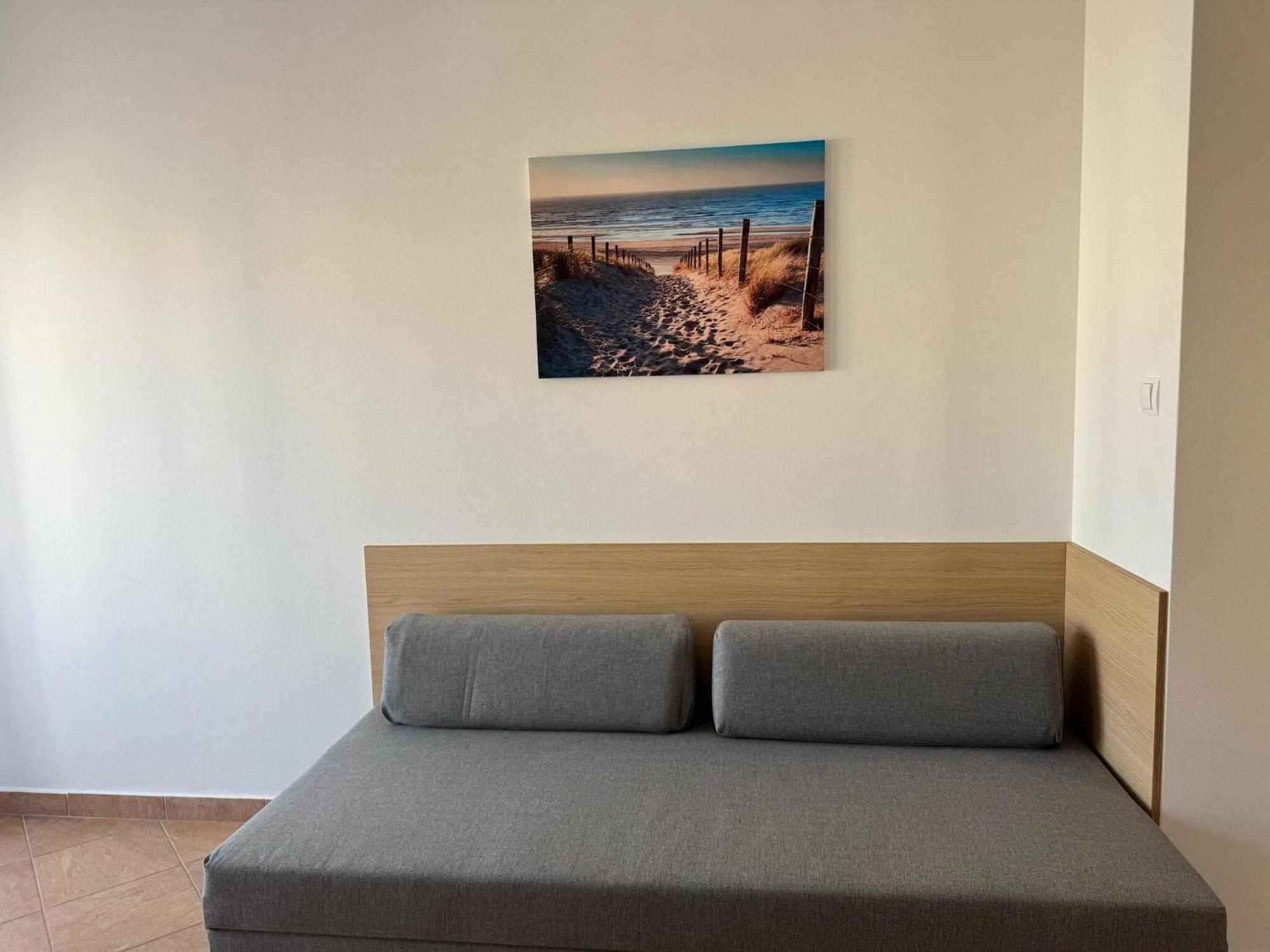 Apartments Franko Povljana Chambre photo