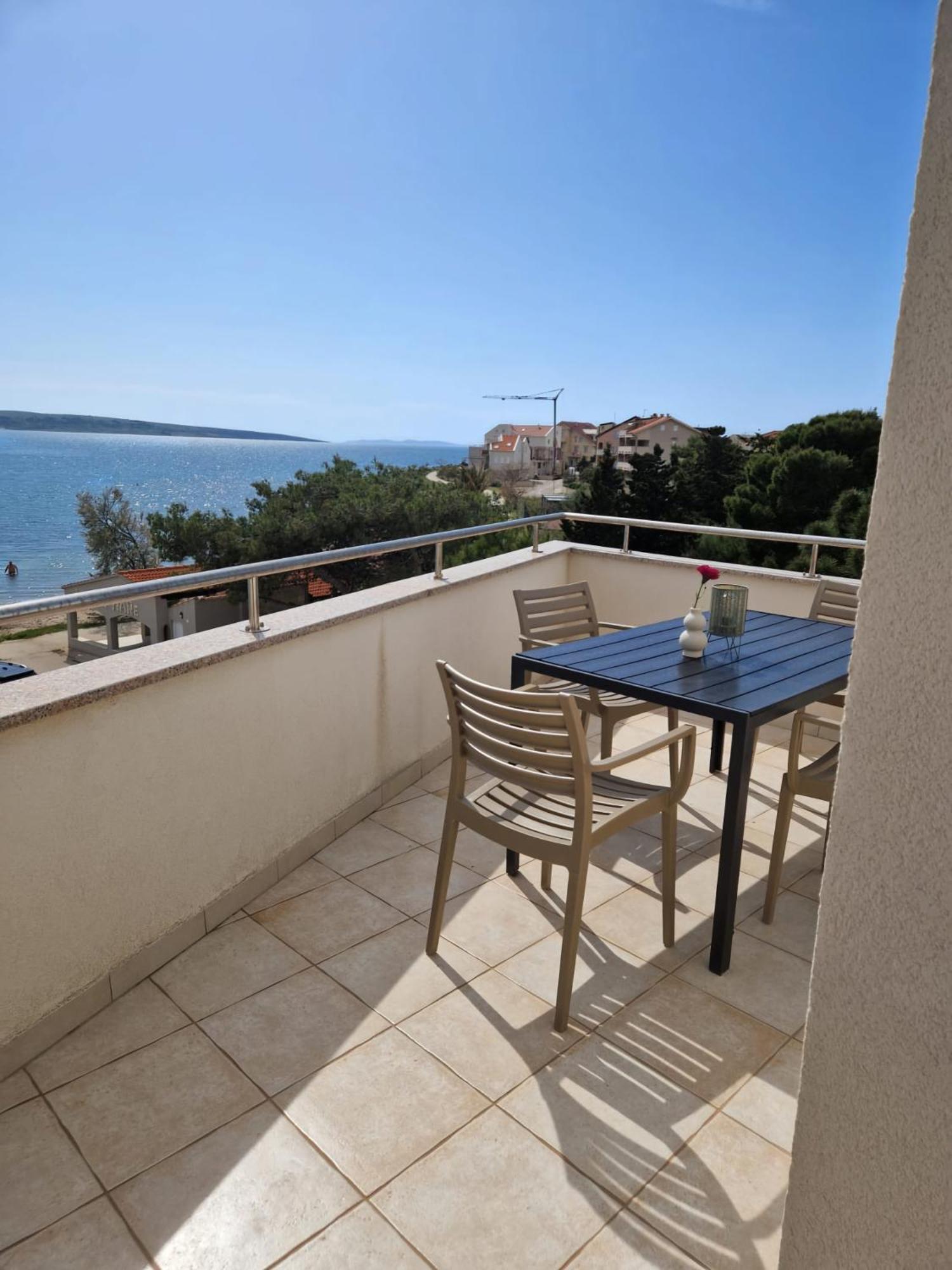 Apartments Franko Povljana Extérieur photo