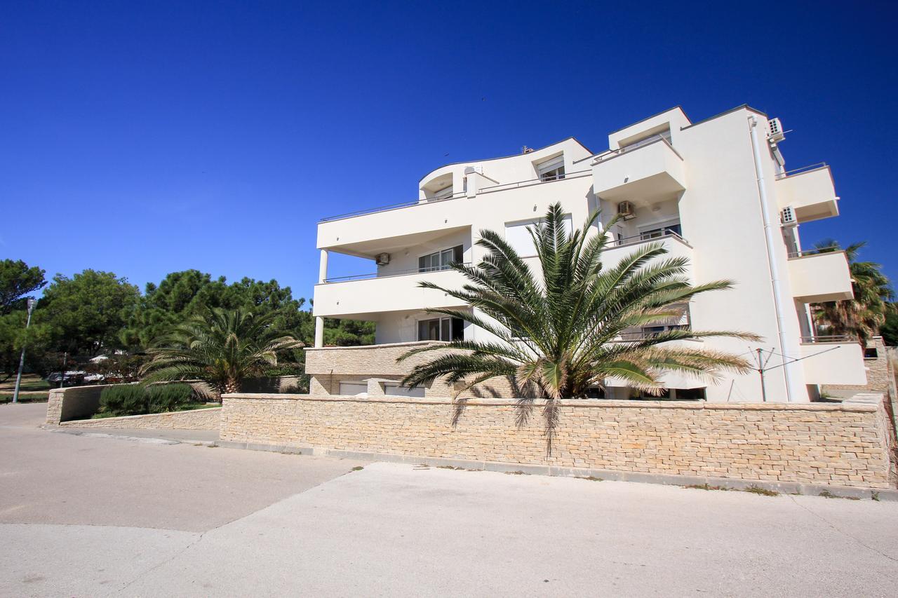 Apartments Franko Povljana Extérieur photo